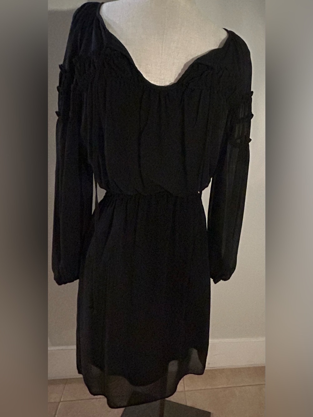 Max Studio Black Long-Sleeve Gathered Waist Dress